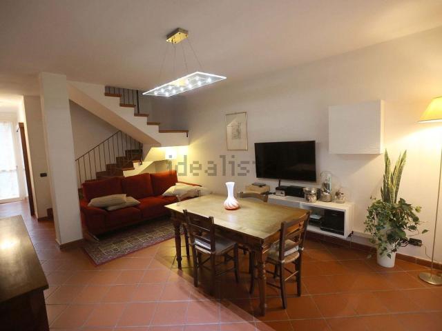Casa in vendita a Sesso, Re