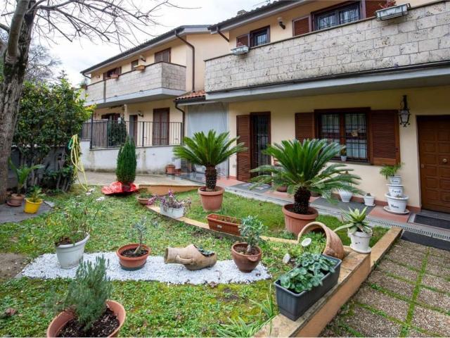 Casa in vendita a Borgo Bovio, Terni