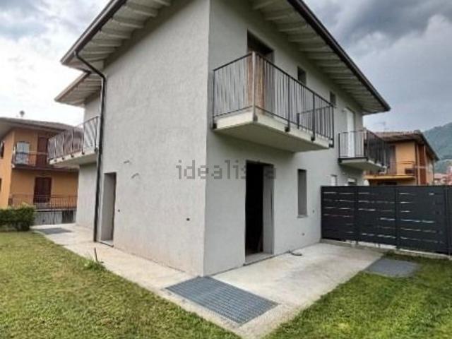 Casa in vendita a Casnigo, Lombardia