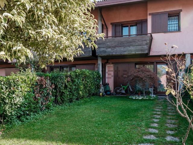 Casa in vendita a Desenzano Del Garda, Brescia