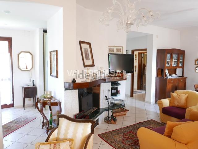 Casa in vendita a Carrara, Toscana
