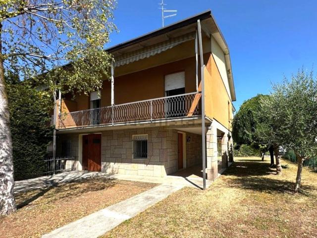 Casa in vendita a Terra di Mezzo, Re