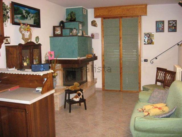 Casa in vendita a Vallefoglia, Marche