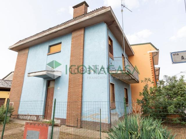 Casa in vendita a San Bassano, Cremona