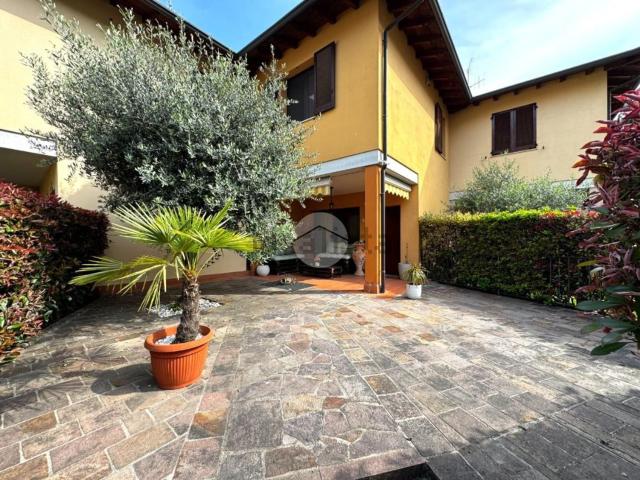 Casa in vendita a Paratico, Lombardia