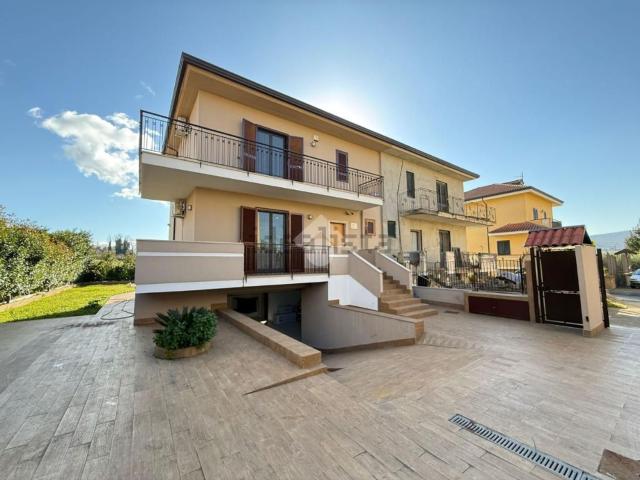 Casa in vendita a Amorosi, Campania