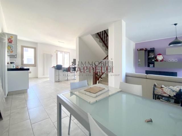 Casa in vendita a Carpinello, Forlì