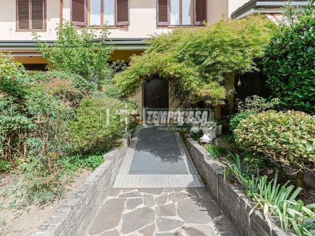 Casa in vendita a Rodano, Lombardia