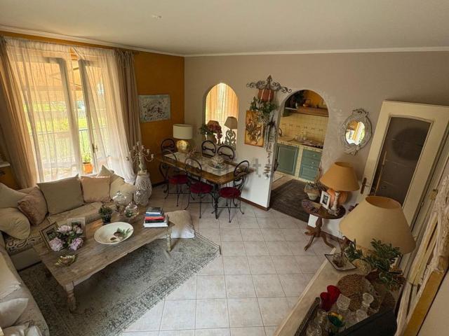 Casa in vendita a Boltiere, Lombardia
