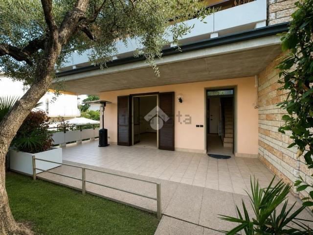 Casa in vendita a Rivoltella del Garda, Desenzano del Garda