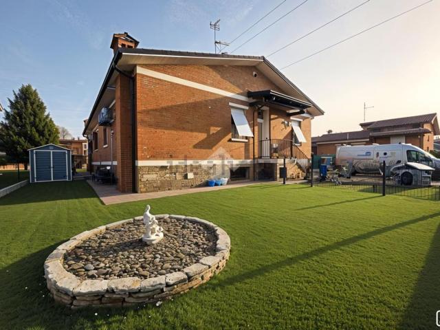 Casa in vendita a Chiari, Lombardia