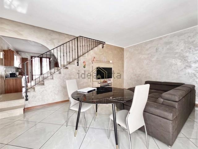 Casa in vendita a Rivoltella del Garda, Desenzano Del Garda