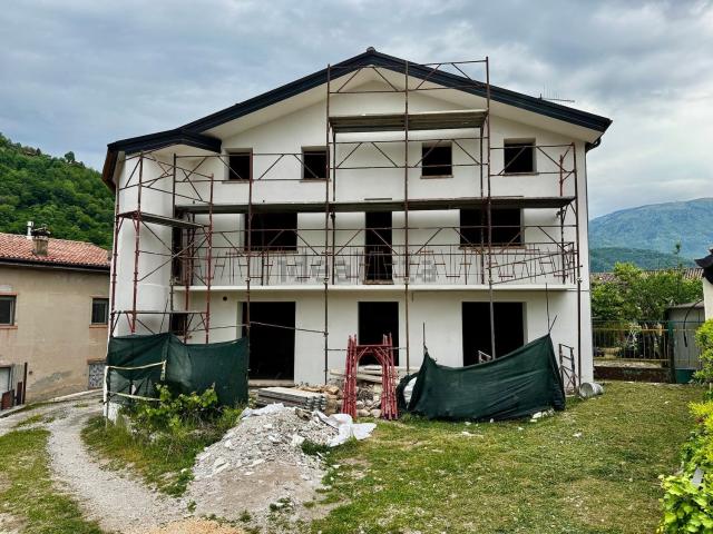 Casa in vendita a Quero, Veneto