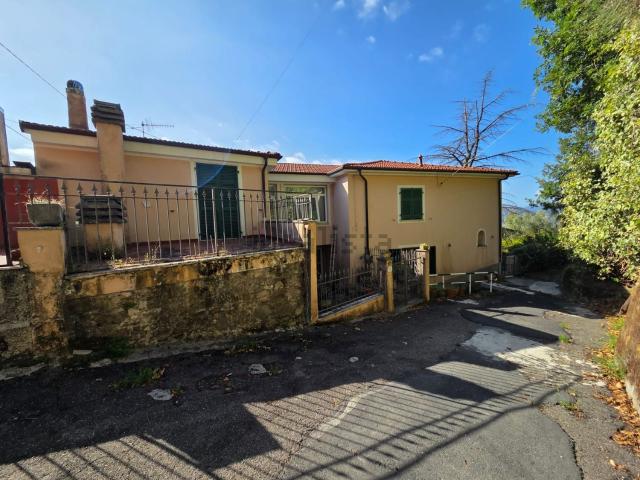 Casa in vendita a Unione di comuni Montana Lunigiana, Podenzana