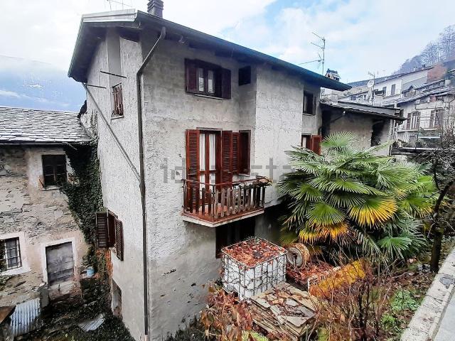 Casa in vendita a Castione Andevenno, Lombardia