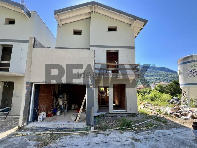 Casa in vendita a Comunità Montana del Piambello, Porto Ceresio