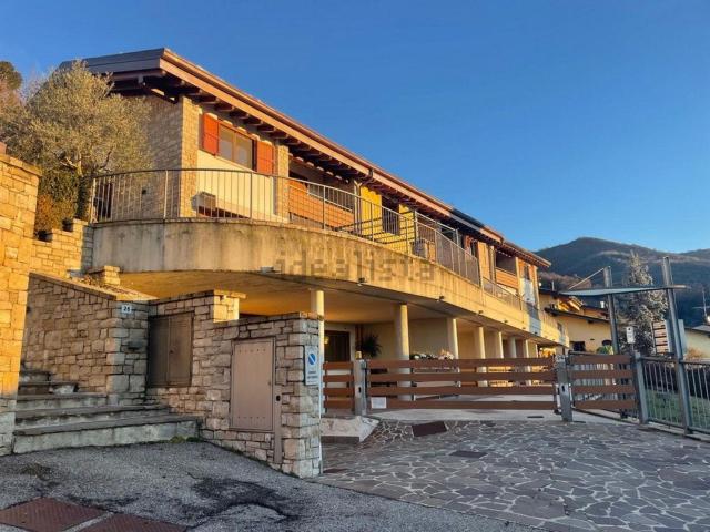 Casa in vendita a Cenate Sopra, Lombardia