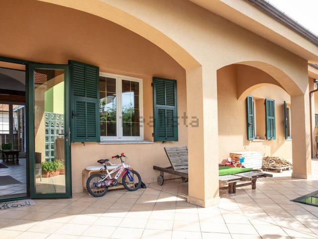 Casa in vendita a Cipressa, Liguria
