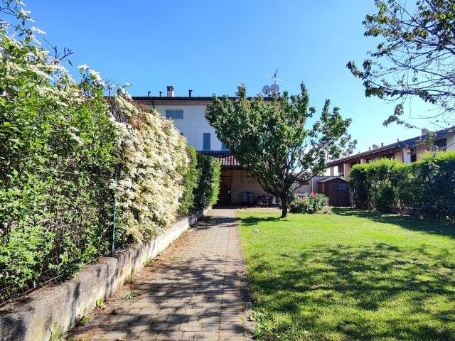 Casa in vendita a Veggioletta, Piacenza