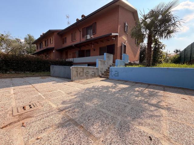 Casa in vendita a Trezzano Rosa, Milano