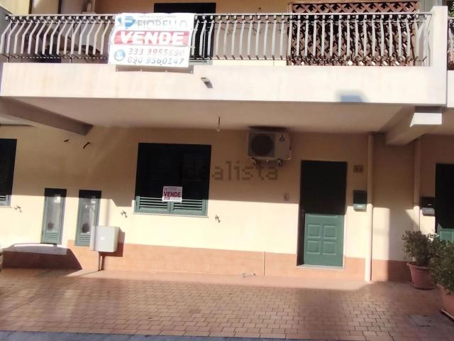 Casa in vendita a Rossellina, Santa Lucia Di