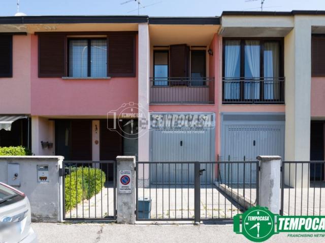 Casa in vendita a Soresina, Lombardia