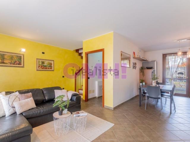 Casa in vendita a Bustecche, Varese