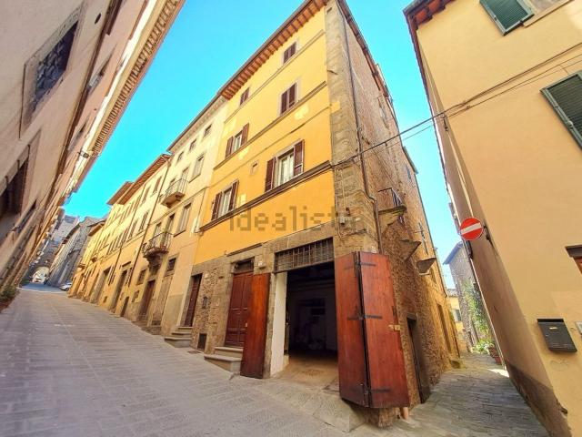 Casa in vendita a Cortona