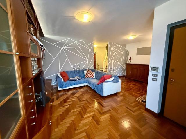 Casa in vendita a Segrate, Redecesio