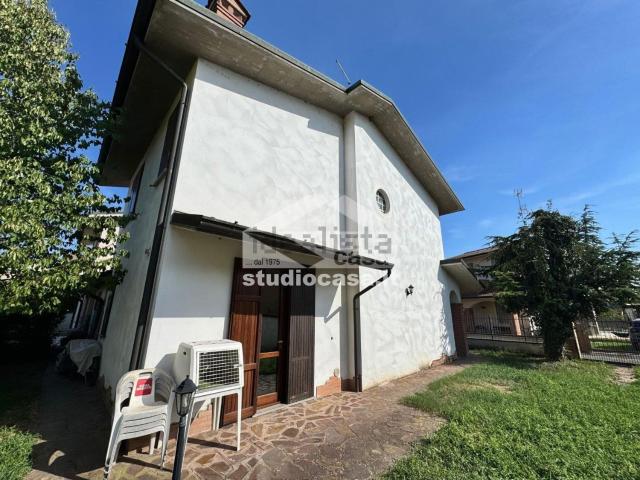 Casa in vendita a Fiesco, Cremona