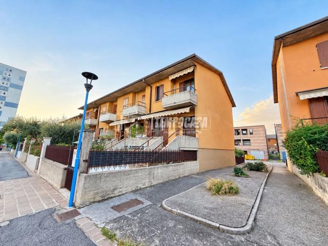 Casa in vendita a Zona Est, Brescia
