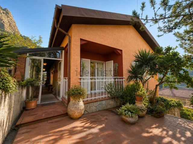 Casa in vendita a Ventimiglia, Liguria