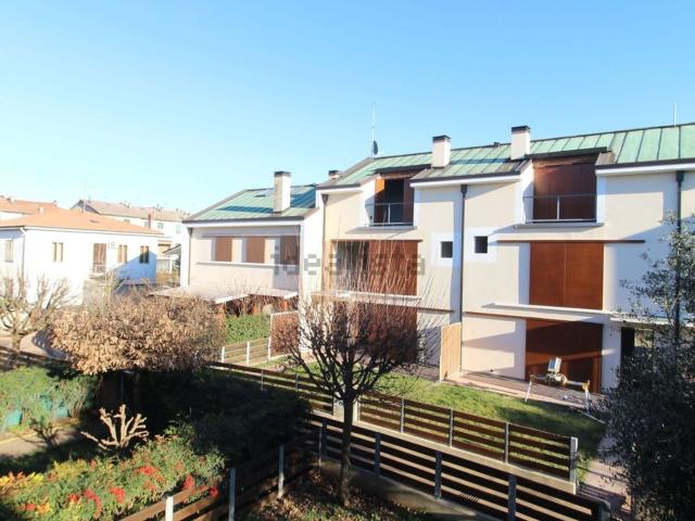 Casa in vendita a Montebello Vicentino, Veneto