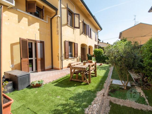 Casa in vendita a Pianura Reggiana, Re