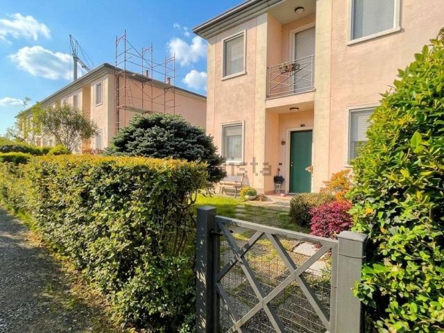 Casa in vendita a Daverio, Lombardia