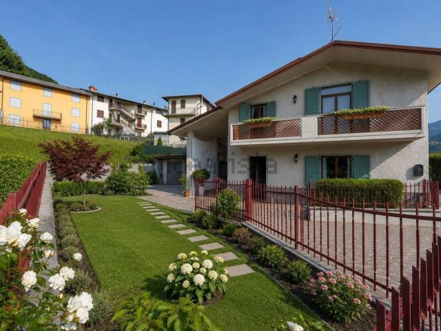Casa in vendita a Cà Quadre, Sant'omobono Imagna
