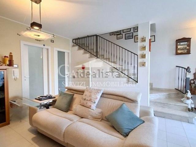 Casa in vendita a Vicina, Desenzano Del Garda