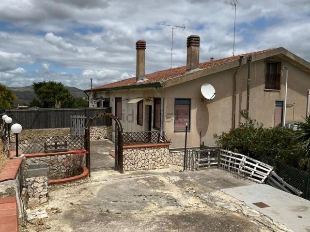 Casa in vendita a Caltanissetta, Sicilia