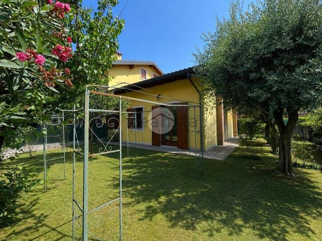 Casa in vendita a Castelnuovo Del Garda, Veneto