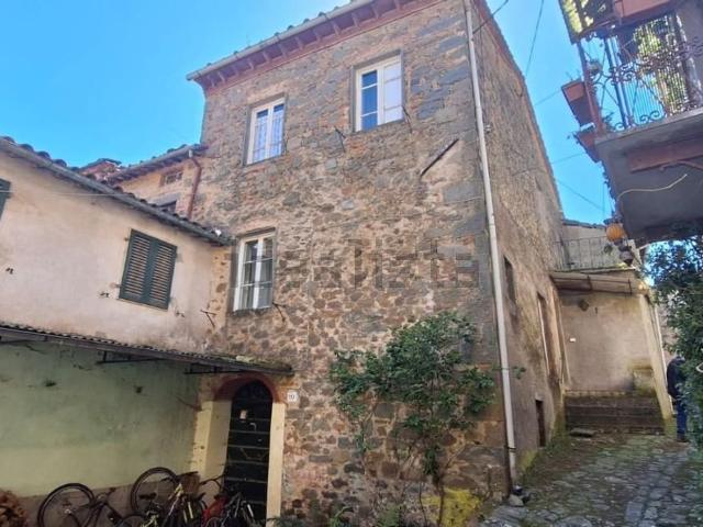 Casa in vendita a Unione dei comuni Media Valle del Serchio, Bagni Di Lucca Villa