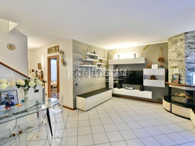 Casa in vendita a Rovascio, Tavernerio