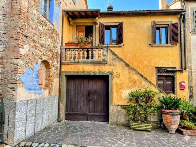 Casa in vendita a Lajatico, Toscana
