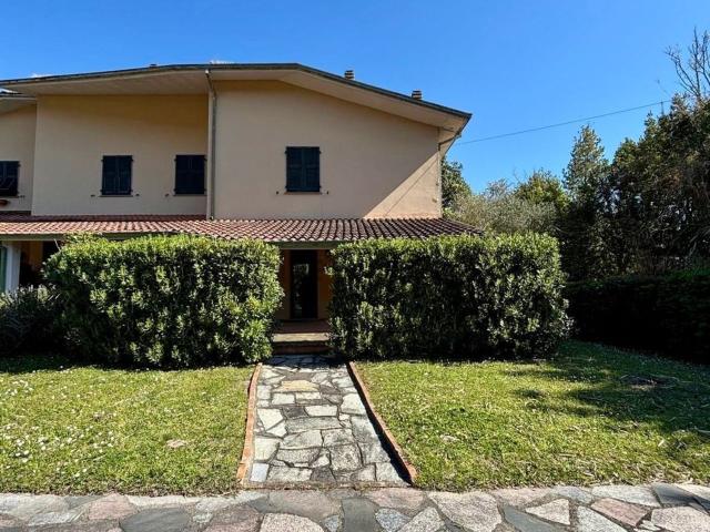 Casa in vendita a Ameglia, Liguria