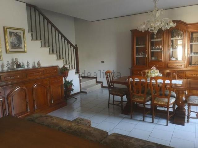 Casa in vendita a Bussolengo, Veneto