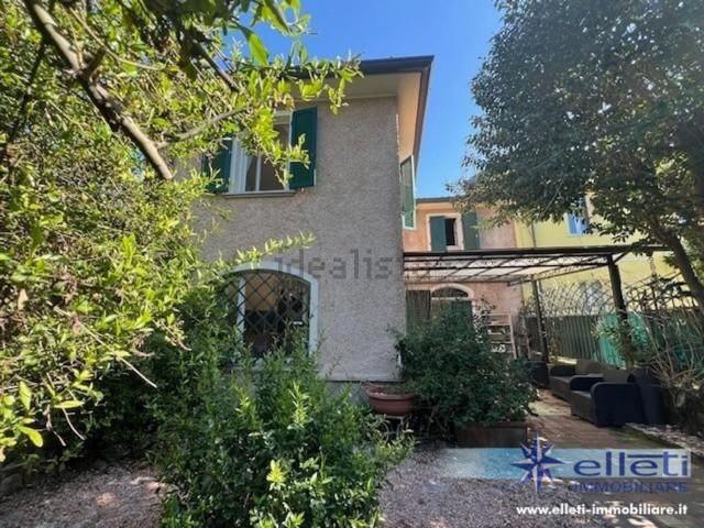 Casa in vendita a Rinchiostra, Marina Di Massa