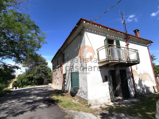 Casa in vendita a Terre Roveresche, Marche