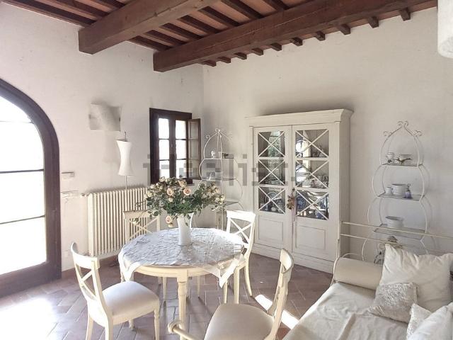 Casa in vendita a Fontanelle, Prato