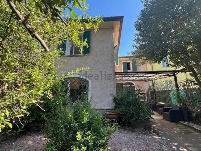 Casa in vendita a Rinchiostra, Marina Di Massa