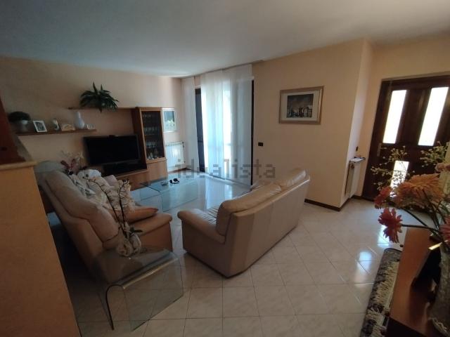 Casa in vendita a Rivoltella del Garda, Desenzano Del Garda