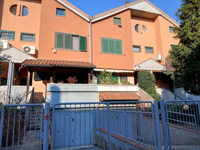 Casa in vendita a Pieve Emanuele, Lombardia